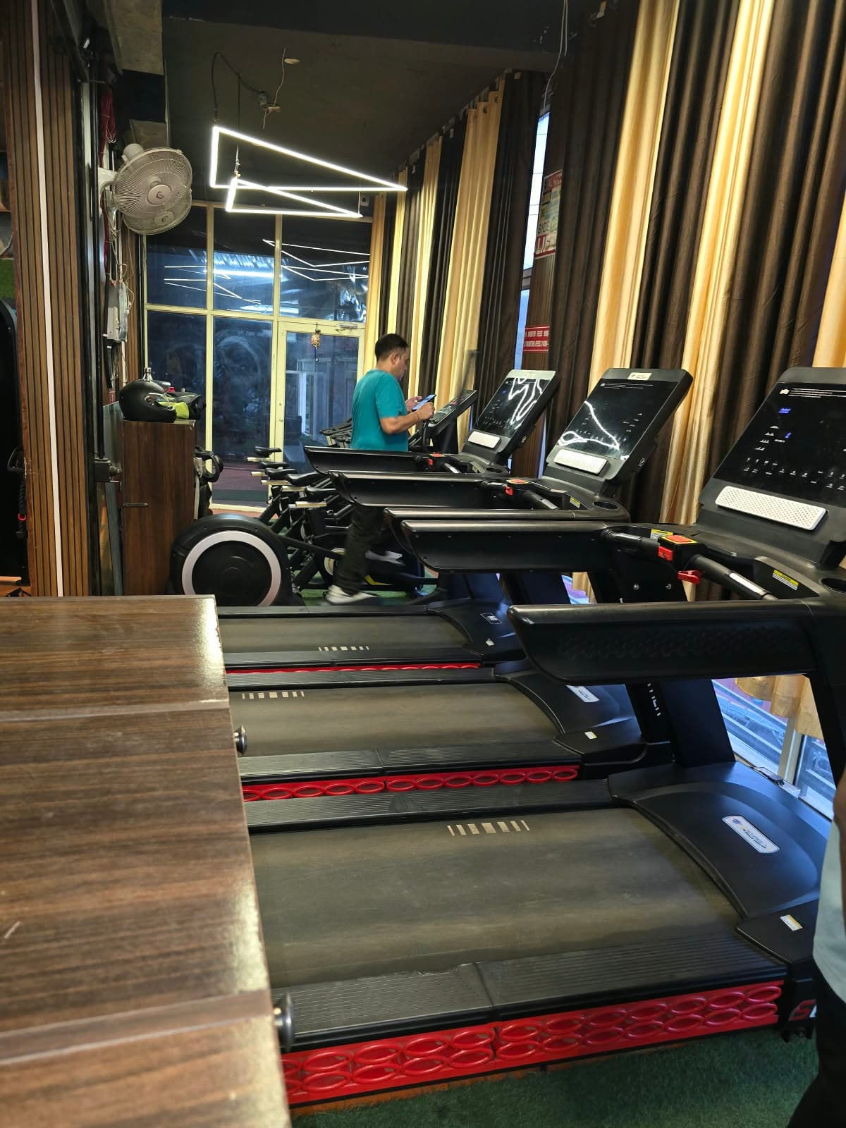 Bench press training